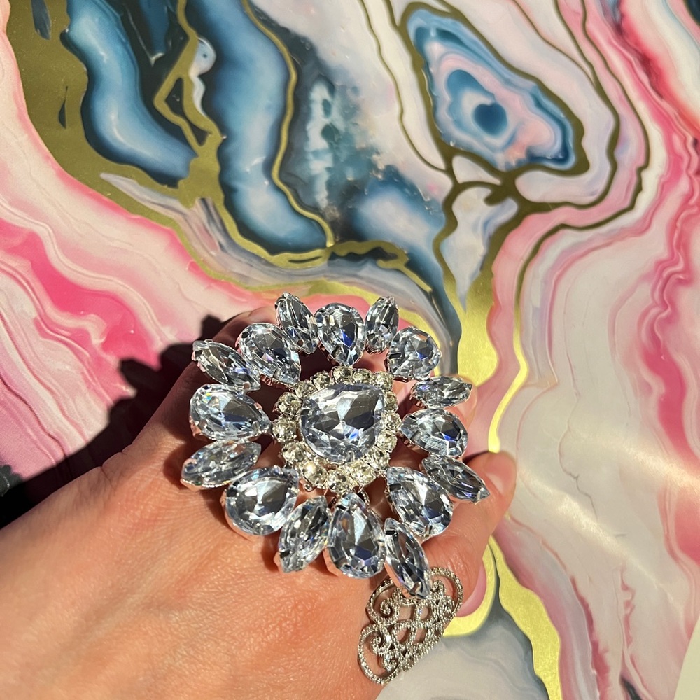 Elegant Silver Crystal Ring